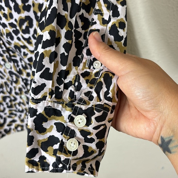 J. Crew Leopard print in soft pink button down shirt size small 100% cotton - Picture 5 of 8